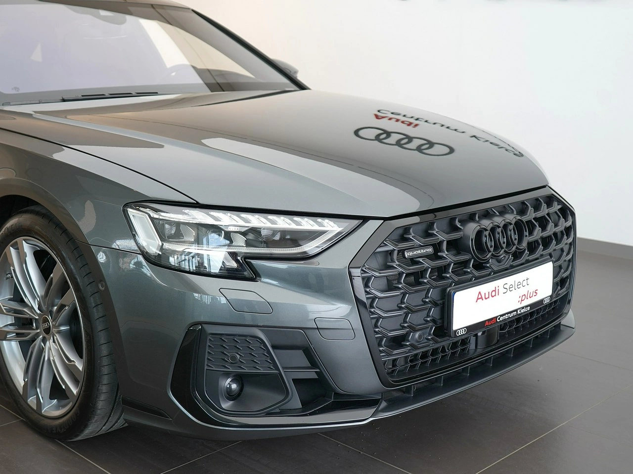 Audi A8 - Zdjęcie 6
