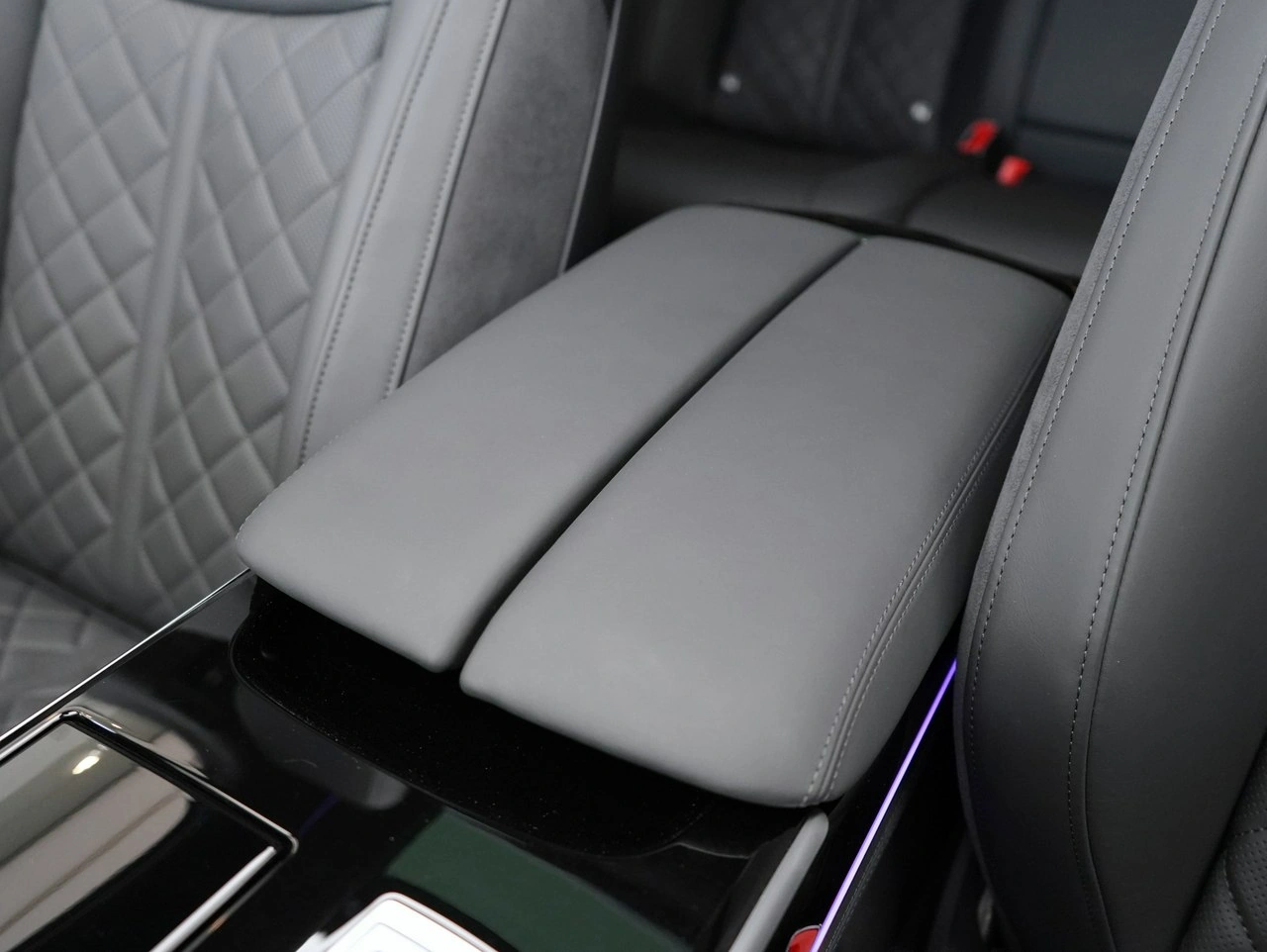Audi A8 - Zdjęcie 15