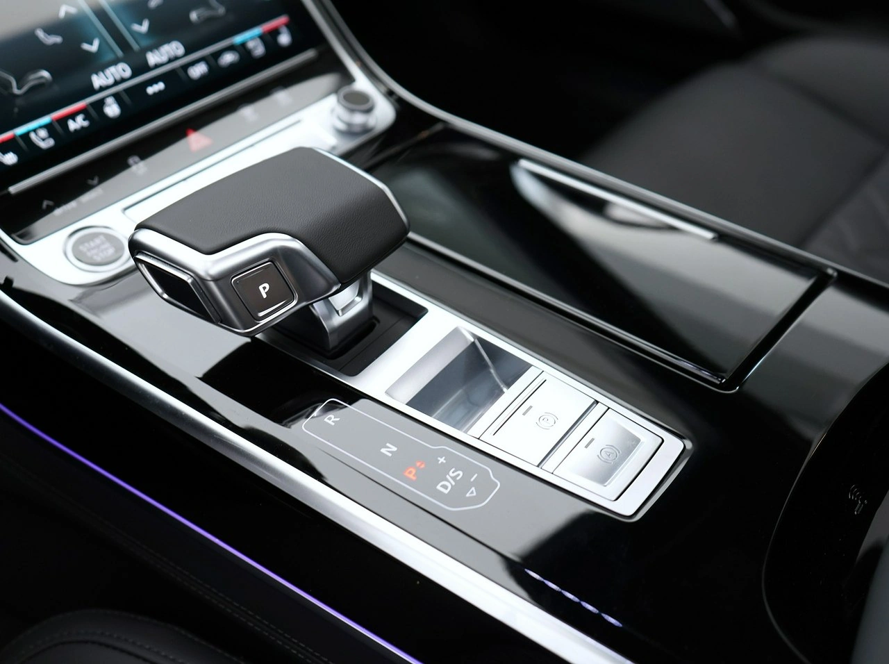 Audi A8 - Zdjęcie 16