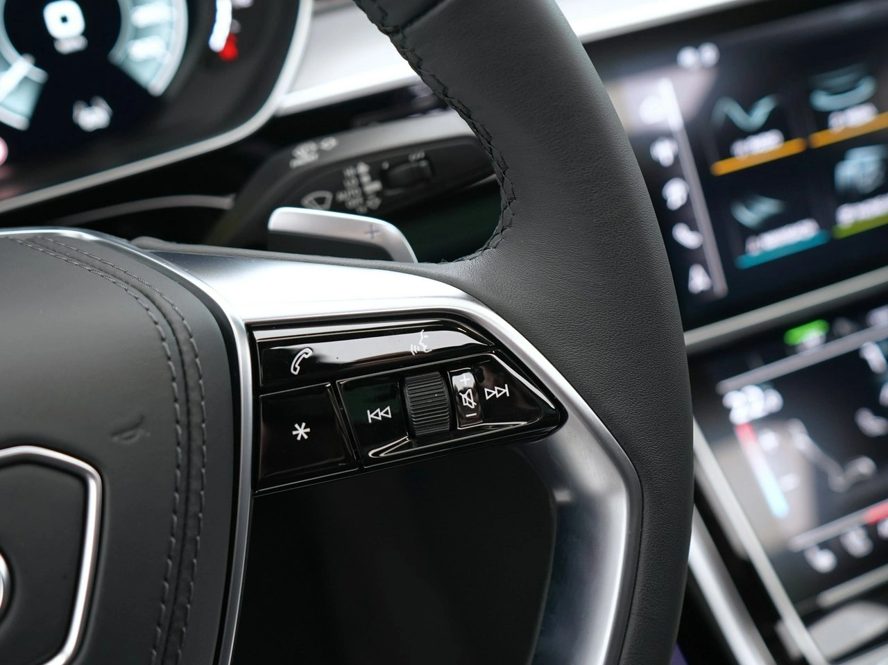 Audi A8 - Zdjęcie 18