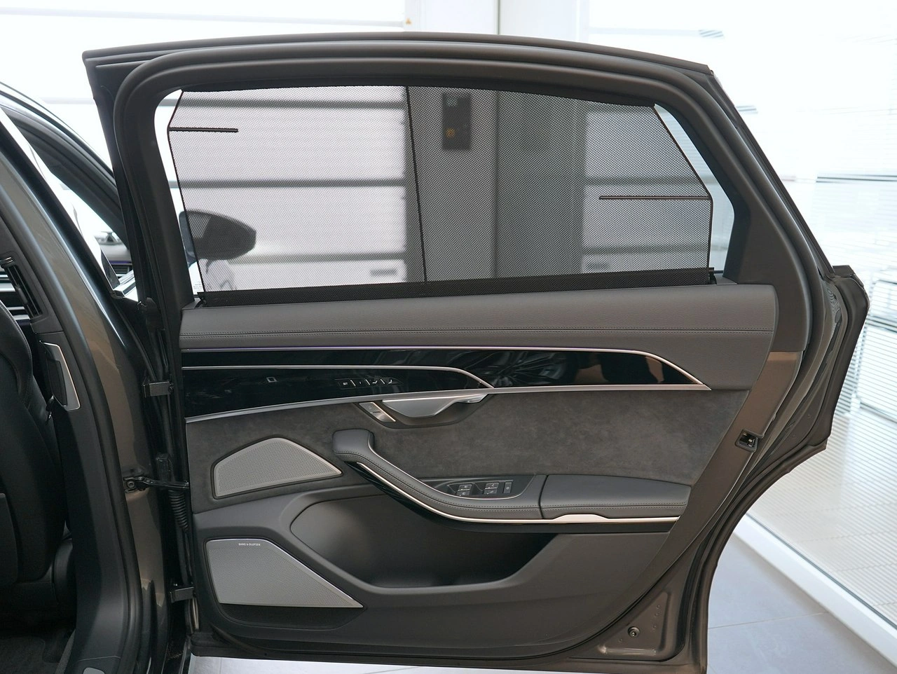 Audi A8 - Zdjęcie 29