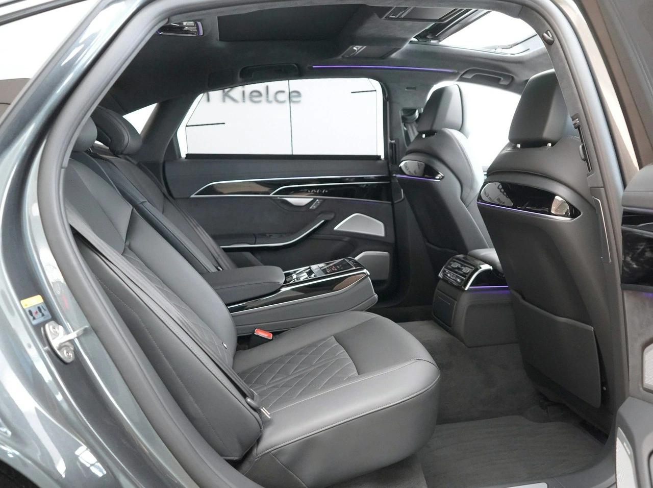 Audi A8 - Zdjęcie 30