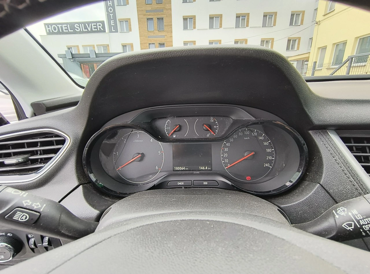 Opel Grandland X - Zdjęcie 13