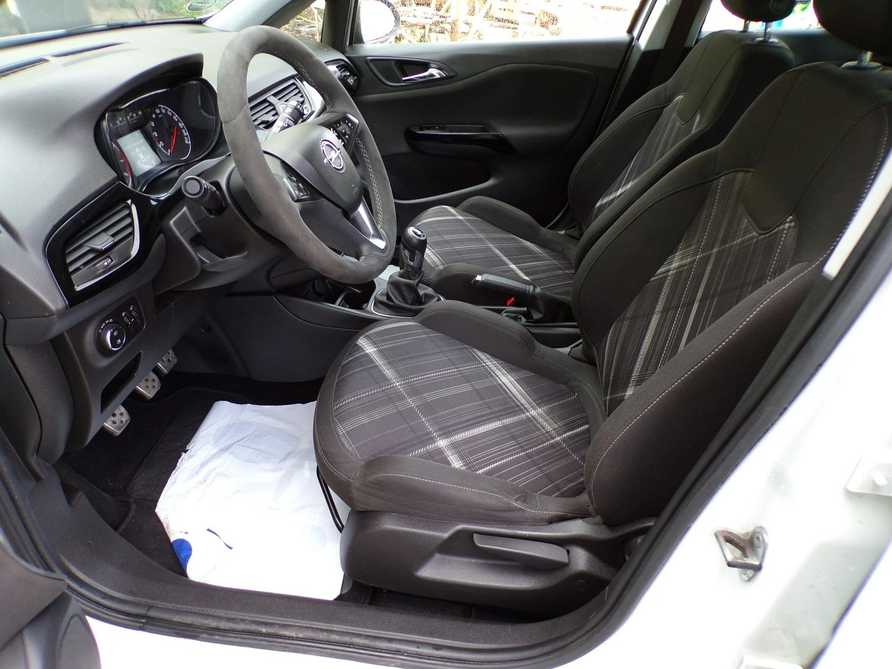 Opel Corsa - Zdjęcie 23