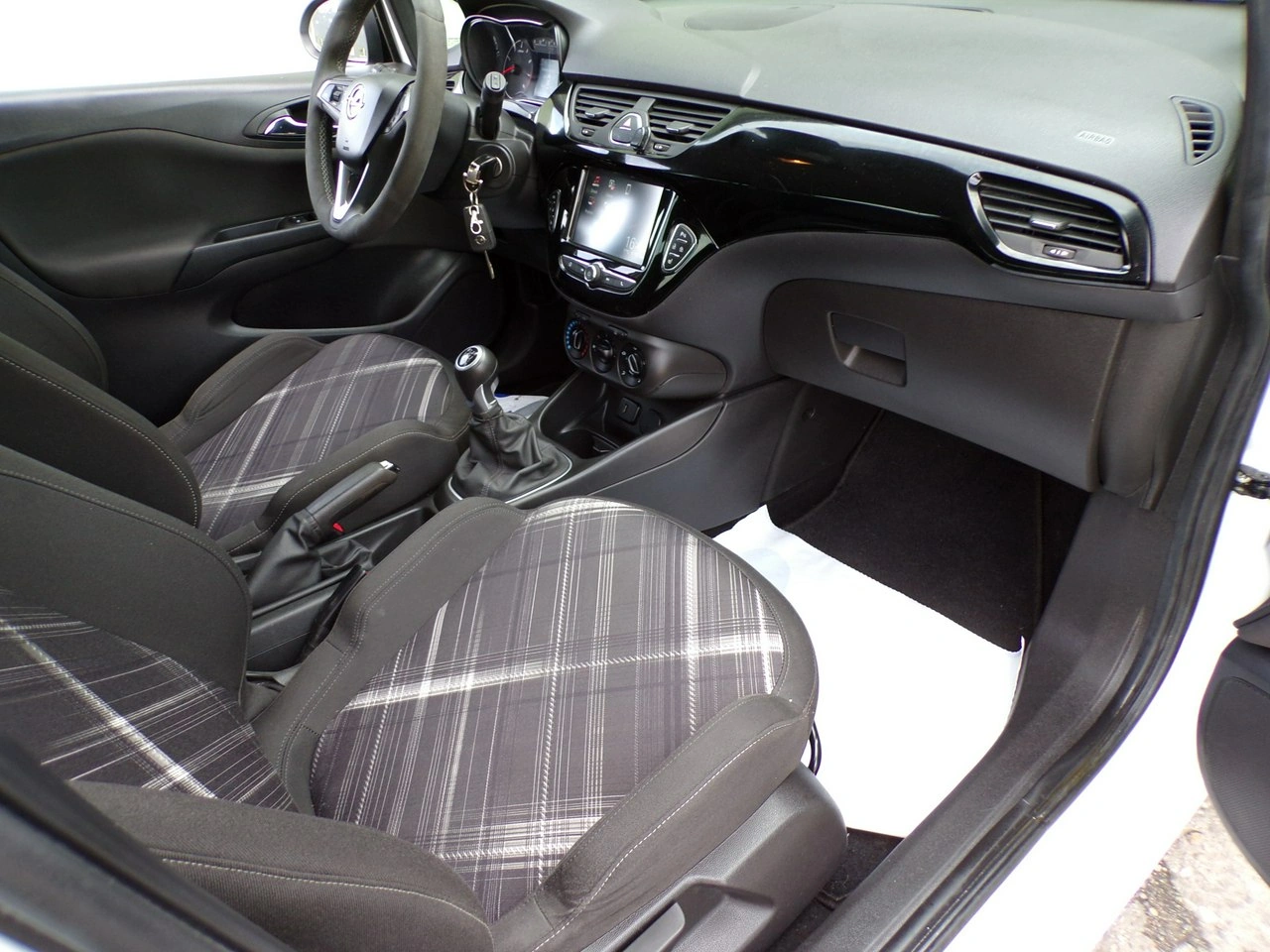 Opel Corsa - Zdjęcie 30