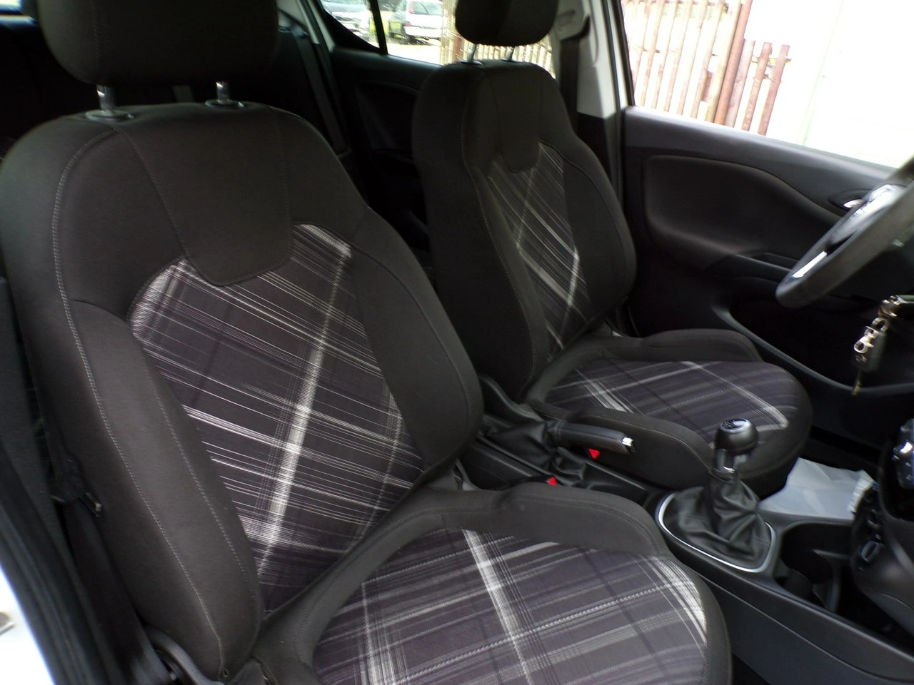 Opel Corsa - Zdjęcie 32