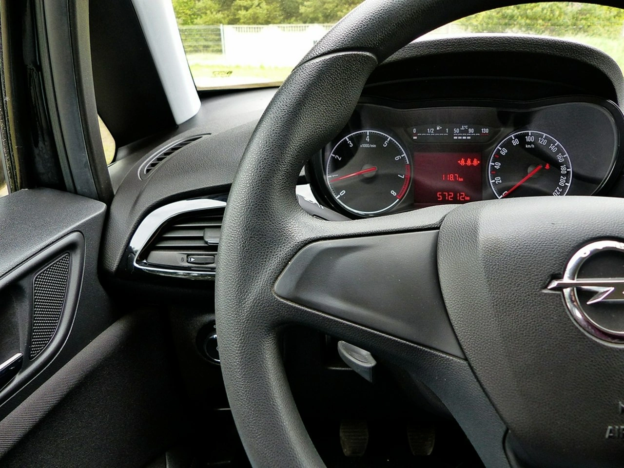 Opel Corsa - Zdjęcie 29