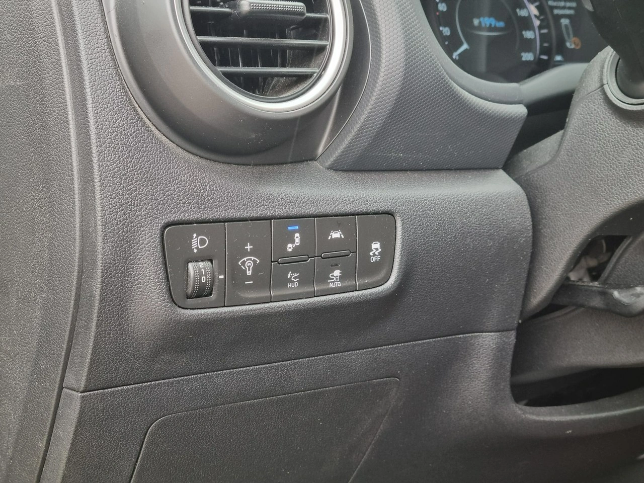 Hyundai Kona - Zdjęcie 16