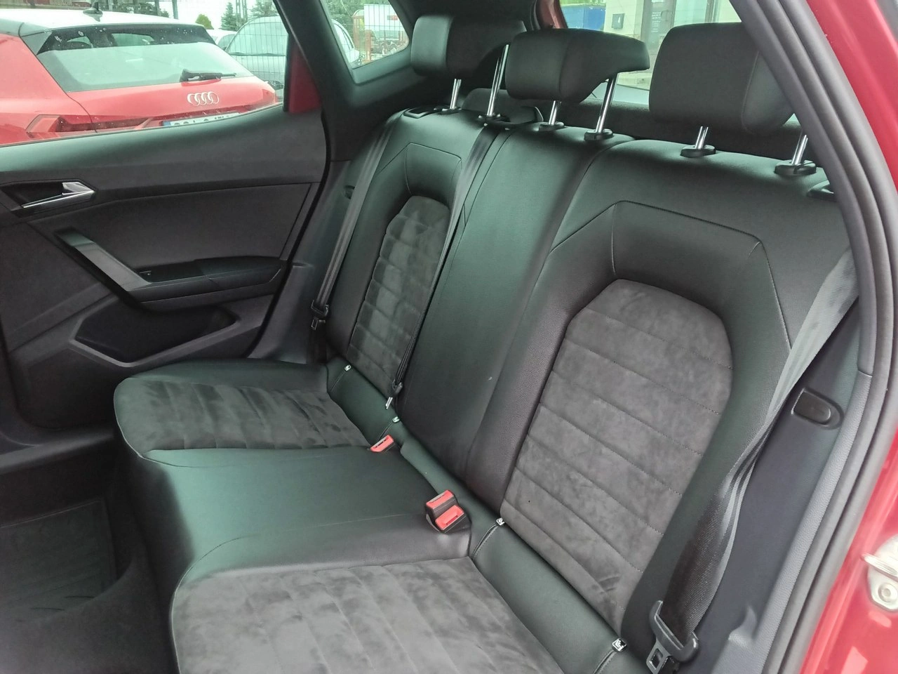 Seat Arona - Zdjęcie 12