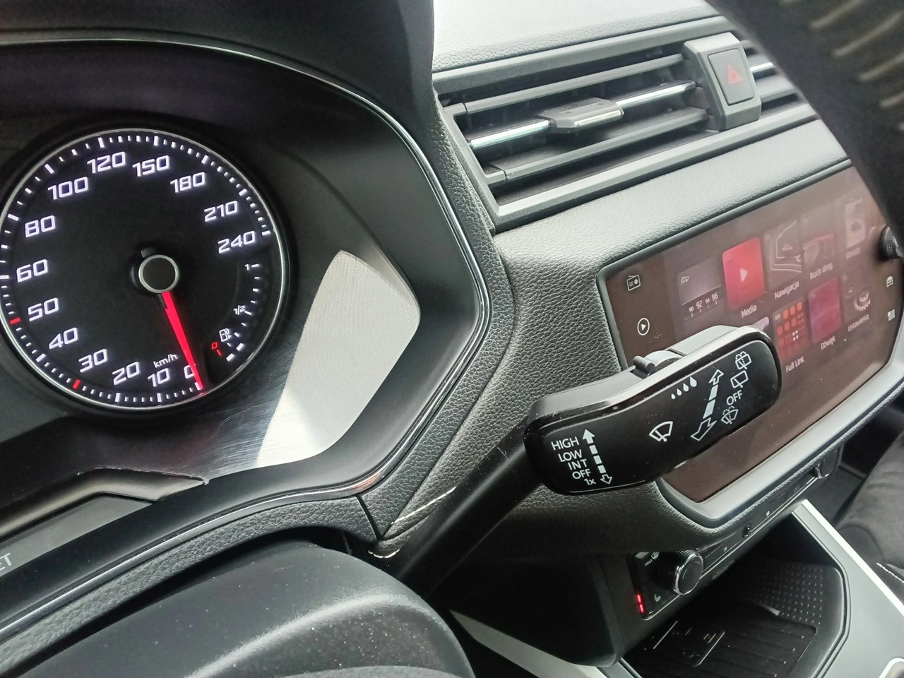 Seat Arona - Zdjęcie 30
