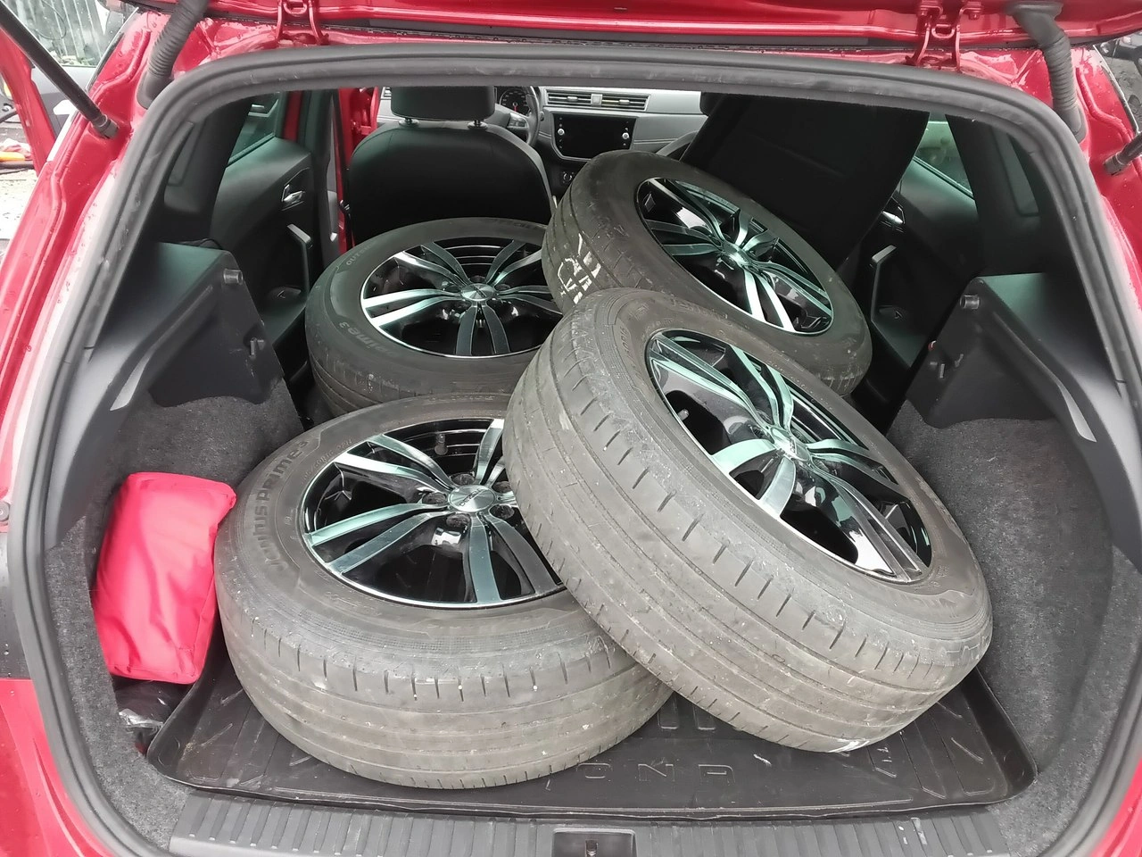 Seat Arona - Zdjęcie 32