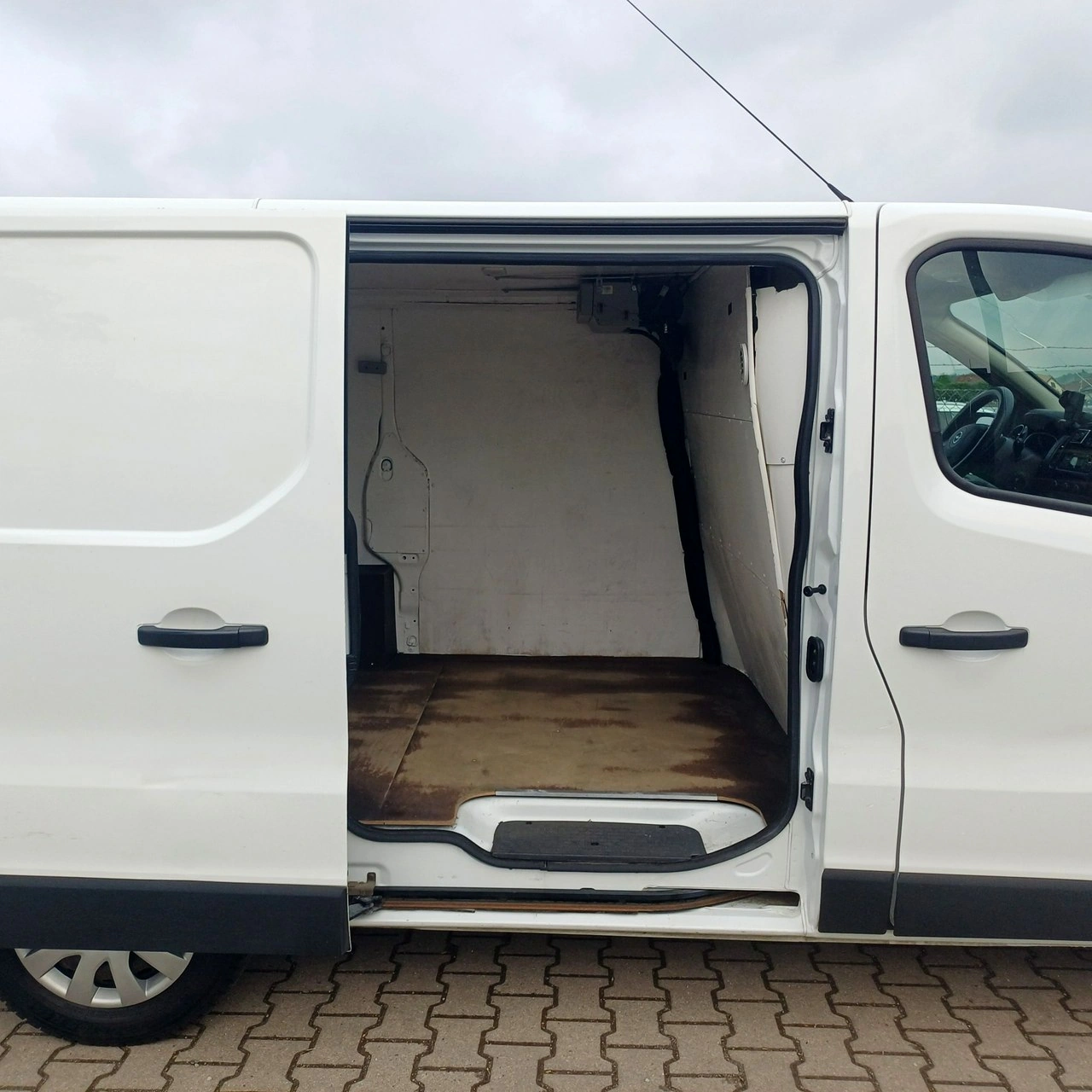 Opel Vivaro - Zdjęcie 10