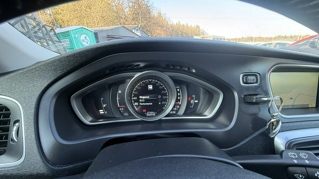 Volvo V40 - Zdjęcie 24