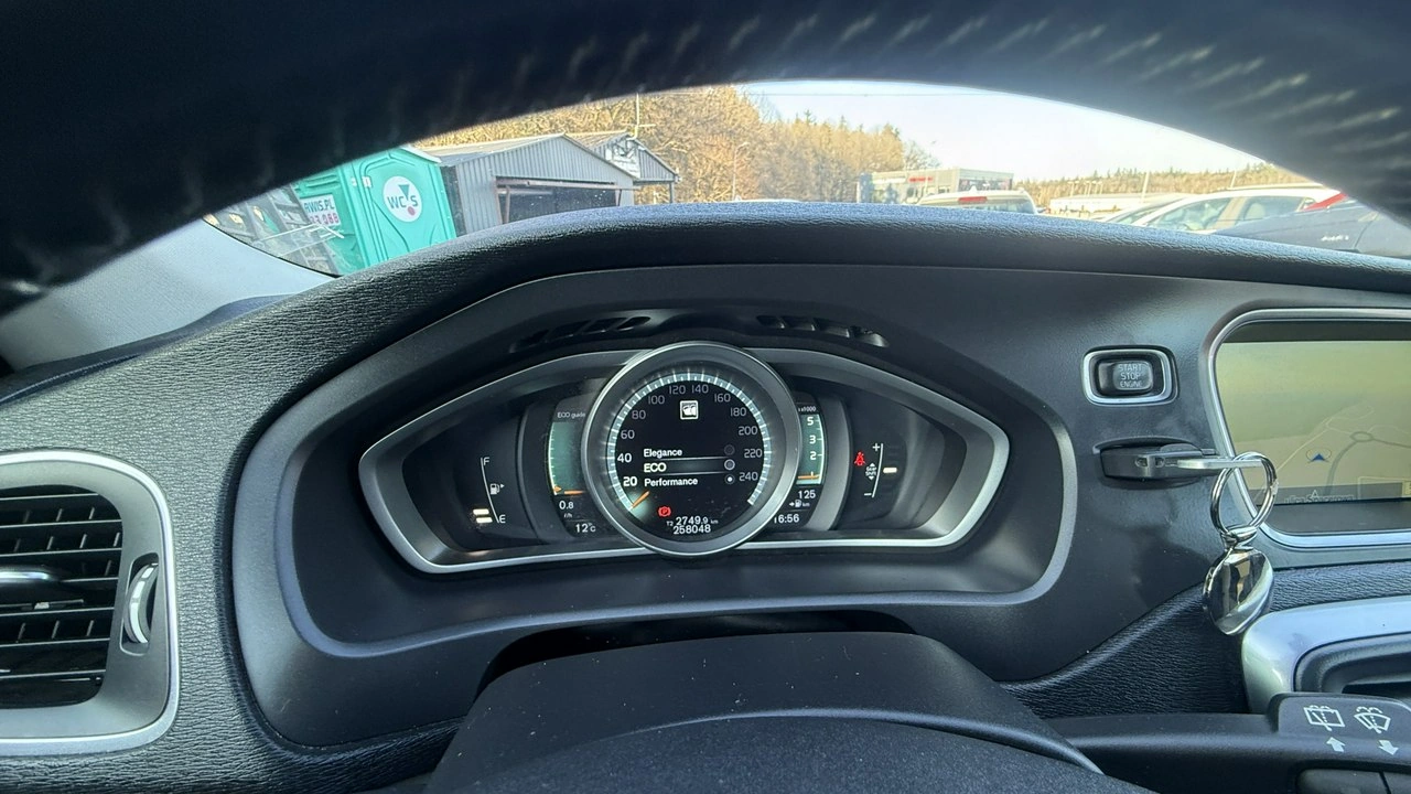 Volvo V40 - Zdjęcie 25