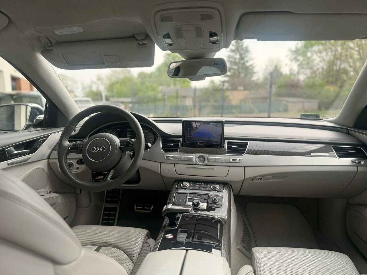 Audi S8 - Zdjęcie 12