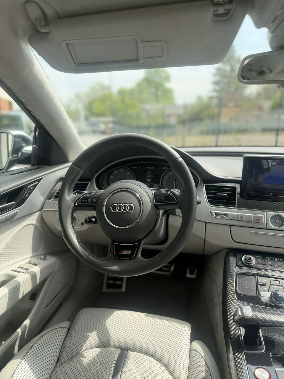 Audi S8 - Zdjęcie 13