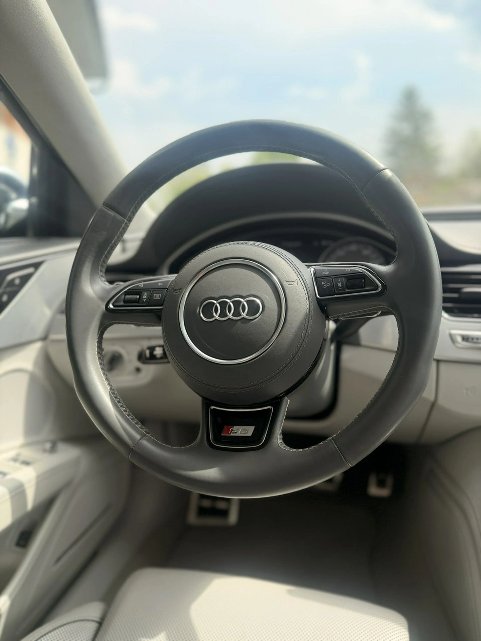 Audi S8 - Zdjęcie 15