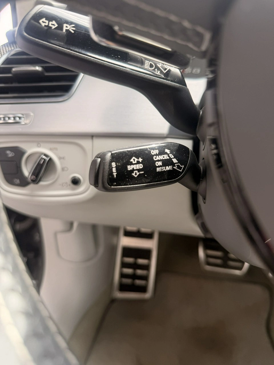 Audi S8 - Zdjęcie 25