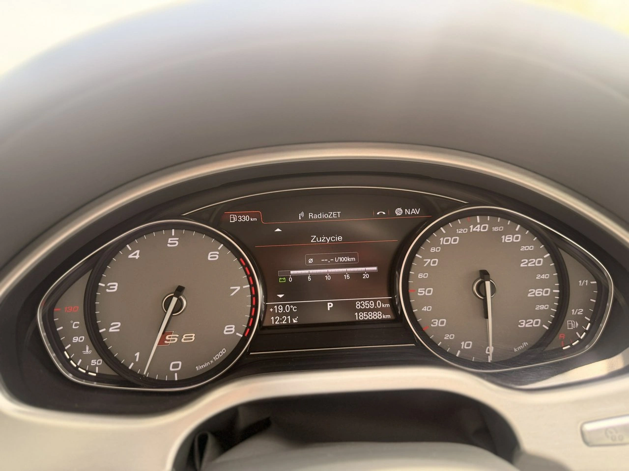 Audi S8 - Zdjęcie 26
