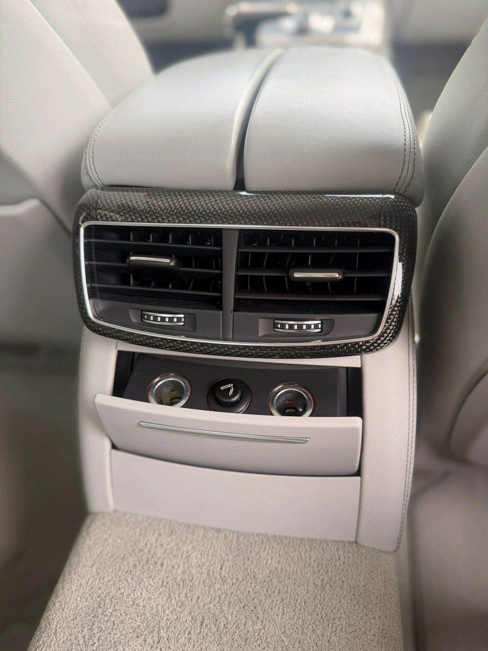Audi S8 - Zdjęcie 32