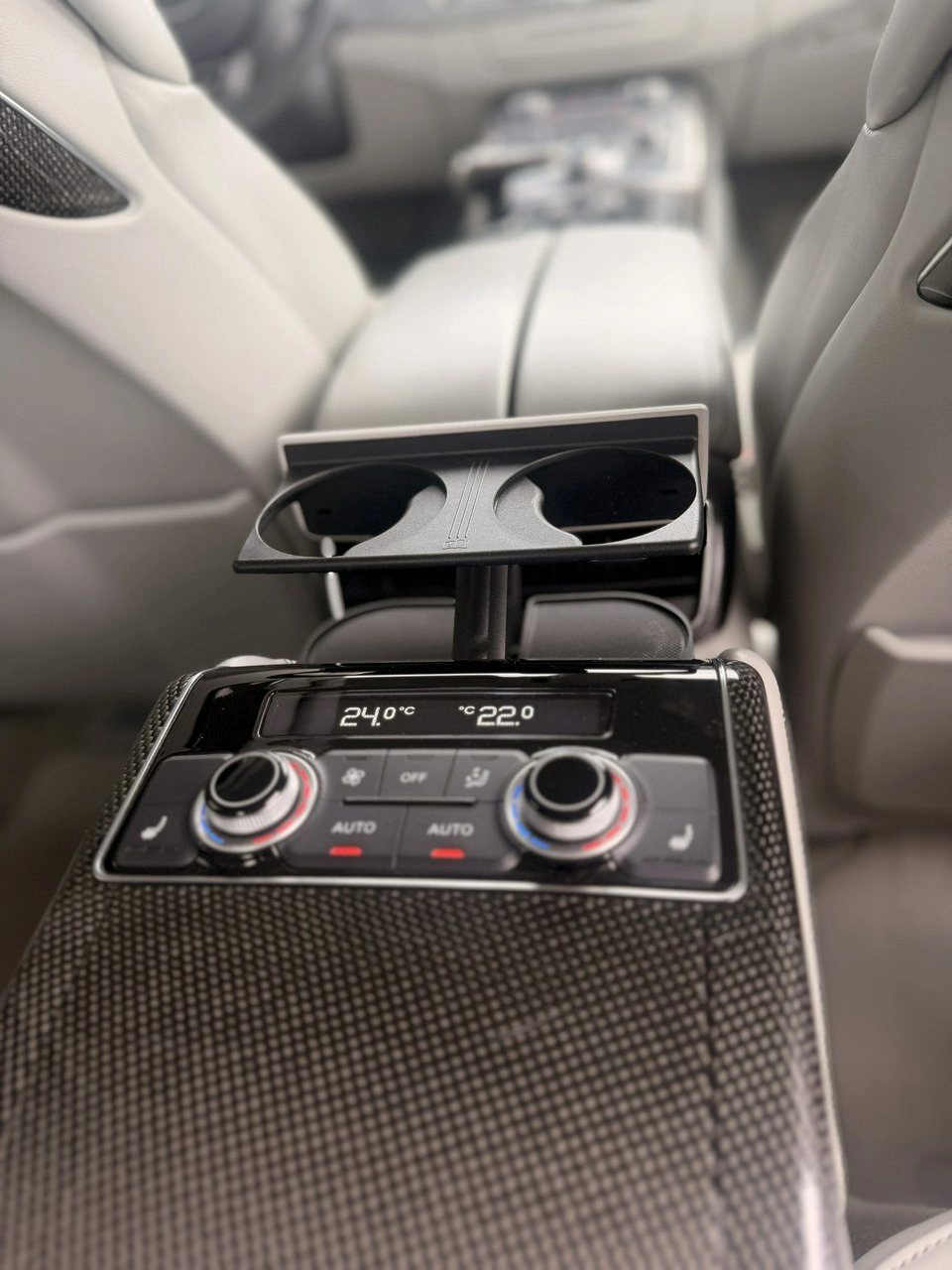 Audi S8 - Zdjęcie 33