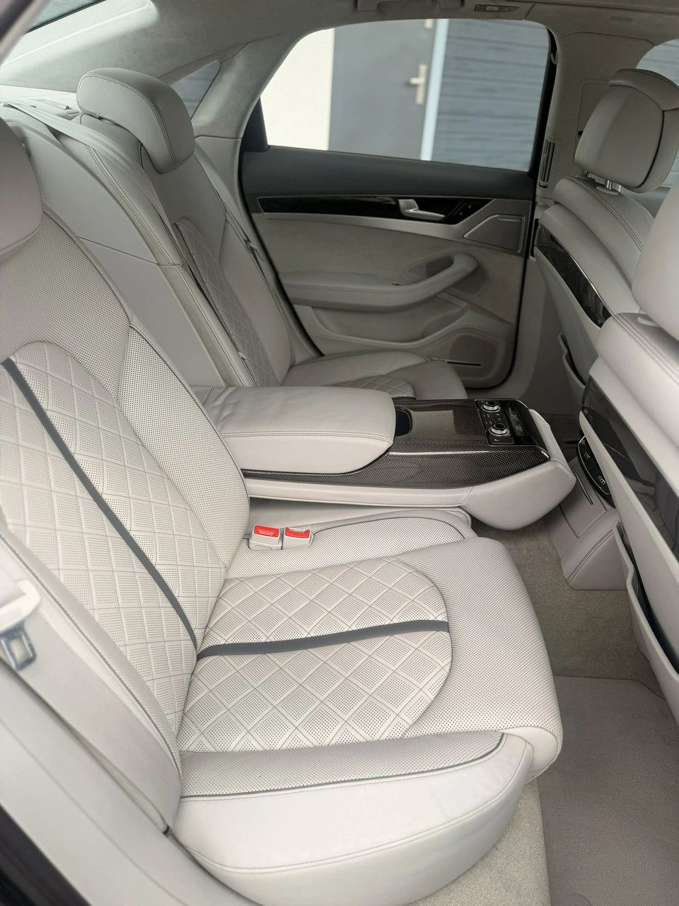 Audi S8 - Zdjęcie 35