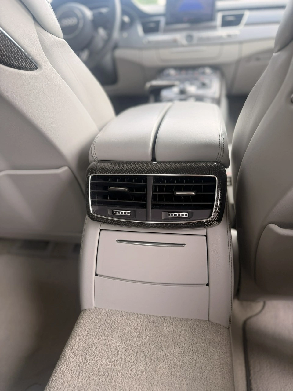 Audi S8 - Zdjęcie 37