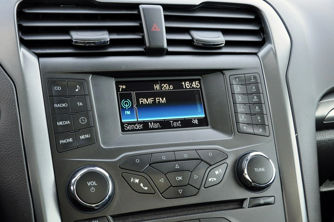 Ford Mondeo - Zdjęcie 30