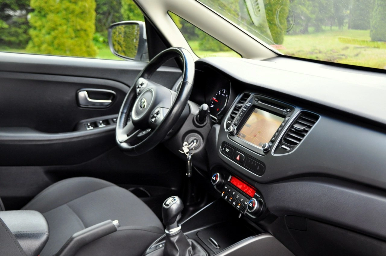 Kia Carens - Zdjęcie 17