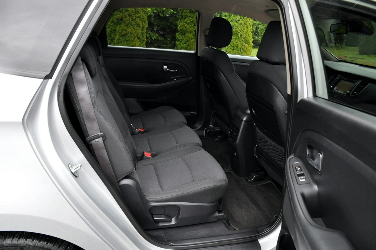 Kia Carens - Zdjęcie 18