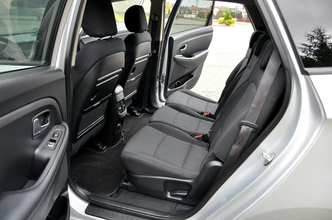 Kia Carens - Zdjęcie 20