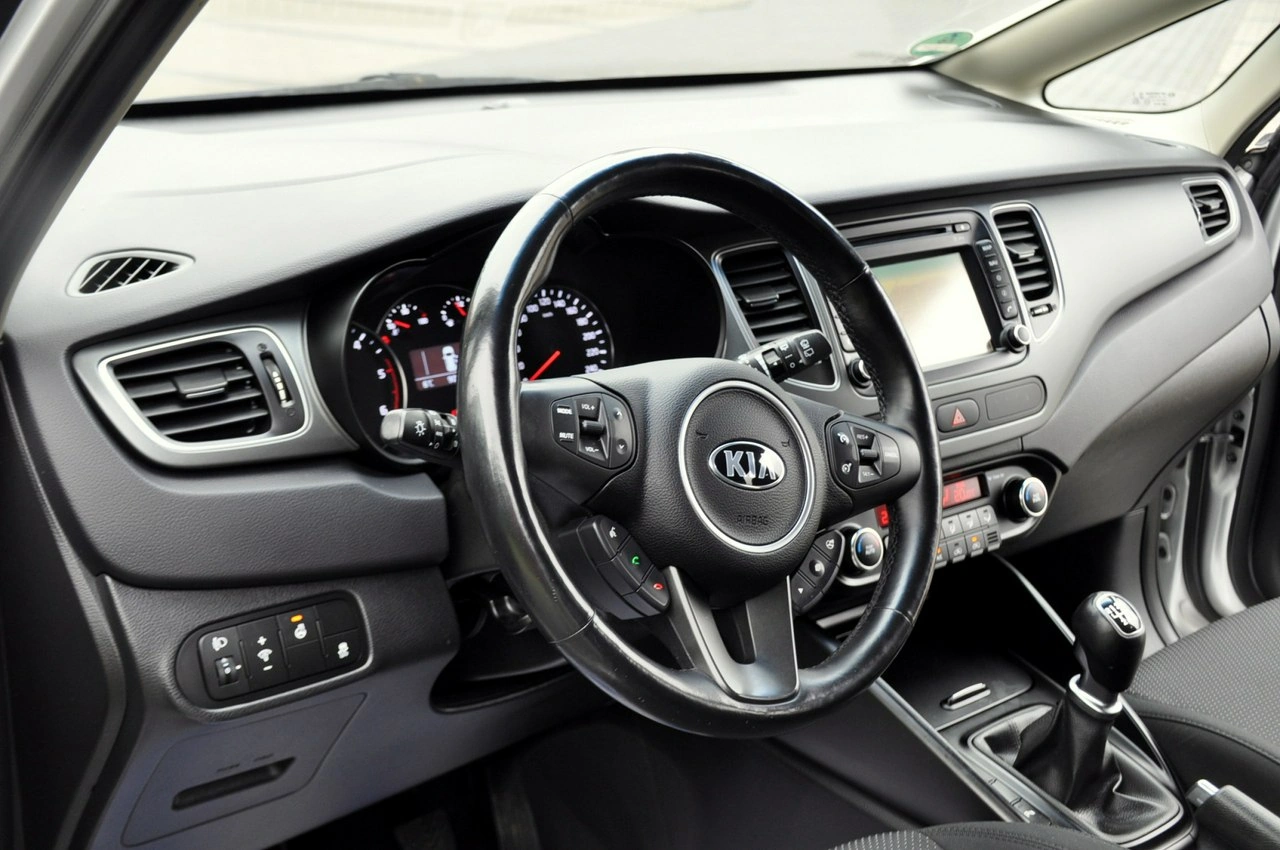 Kia Carens - Zdjęcie 22
