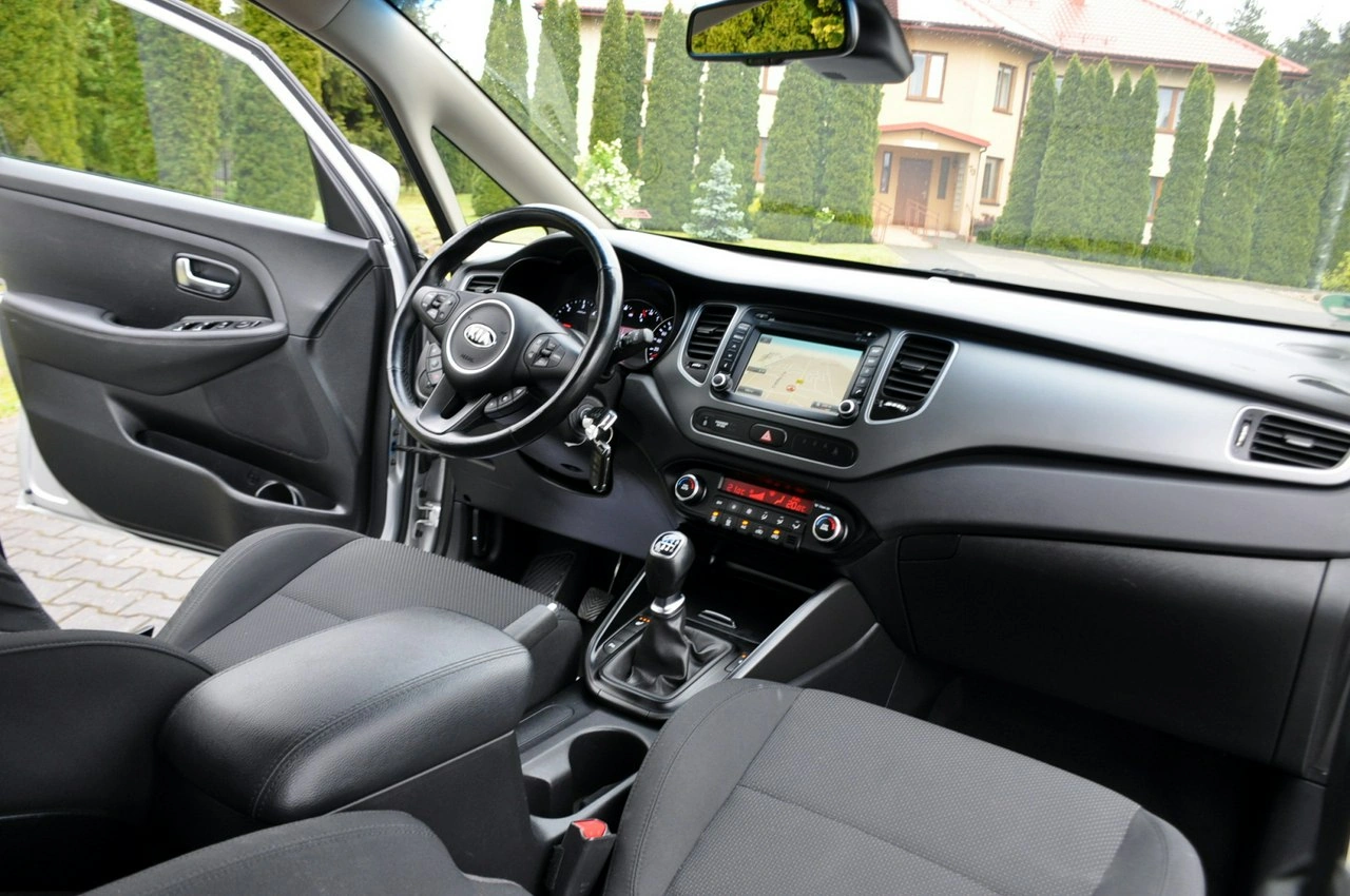 Kia Carens - Zdjęcie 24