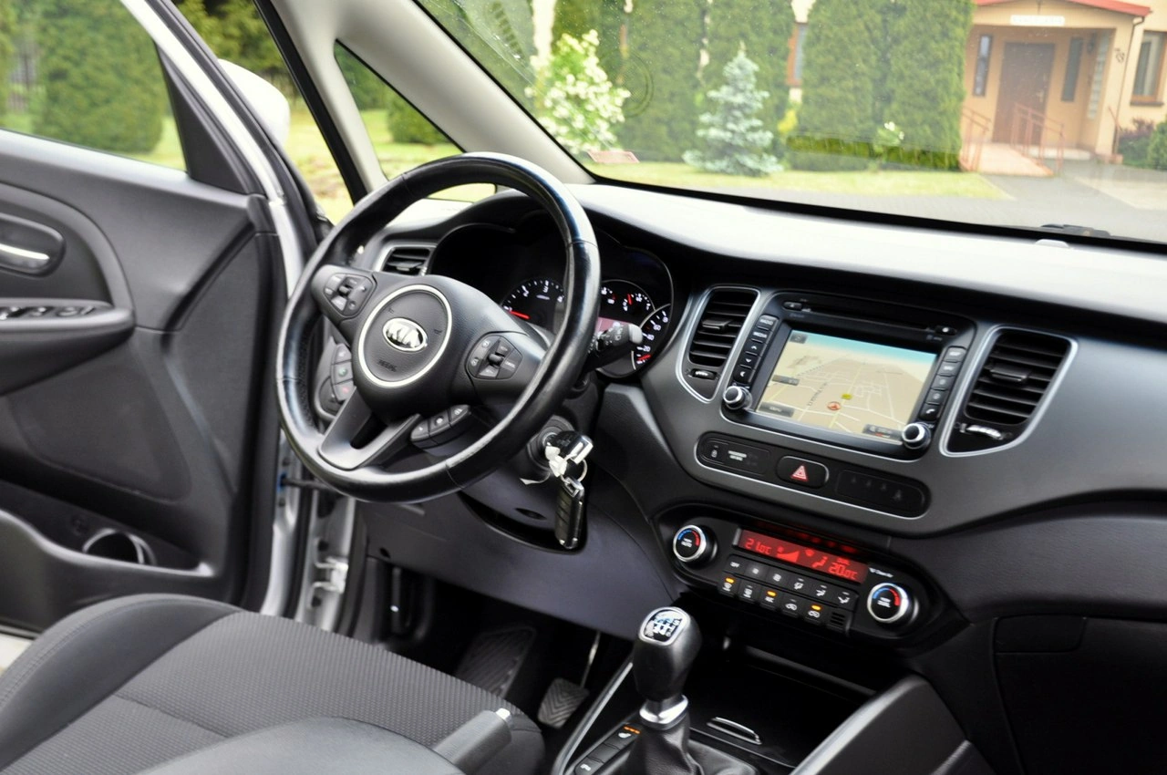 Kia Carens - Zdjęcie 25