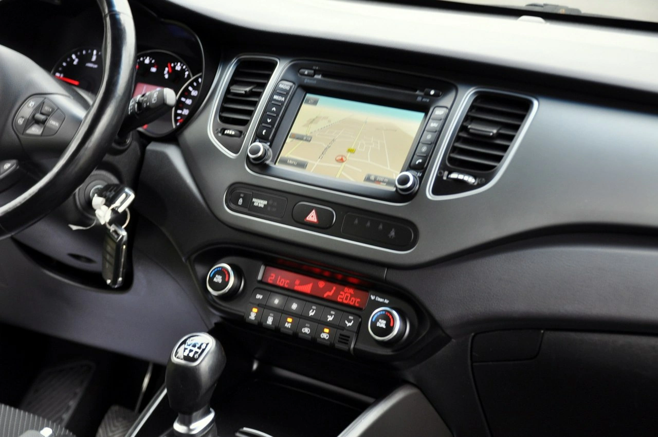 Kia Carens - Zdjęcie 26