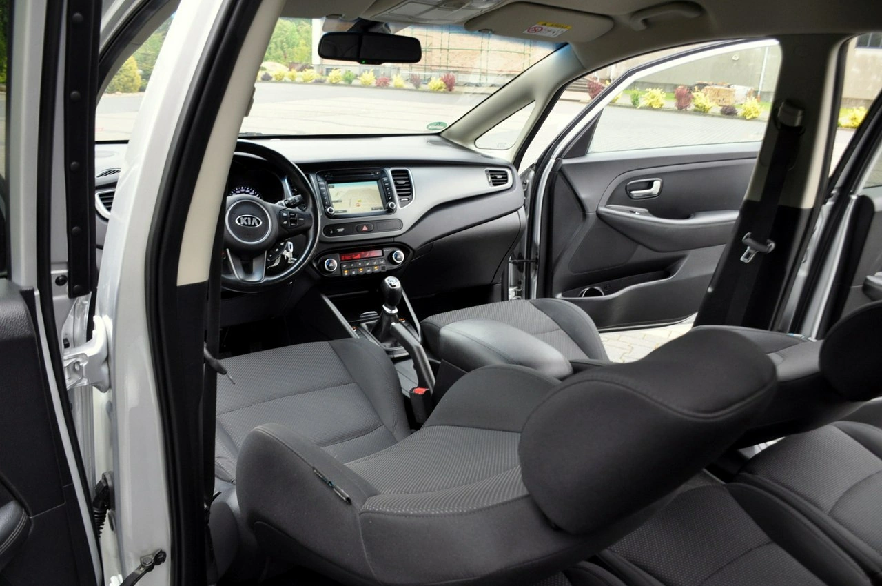Kia Carens - Zdjęcie 27