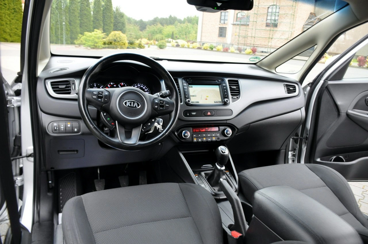 Kia Carens - Zdjęcie 28