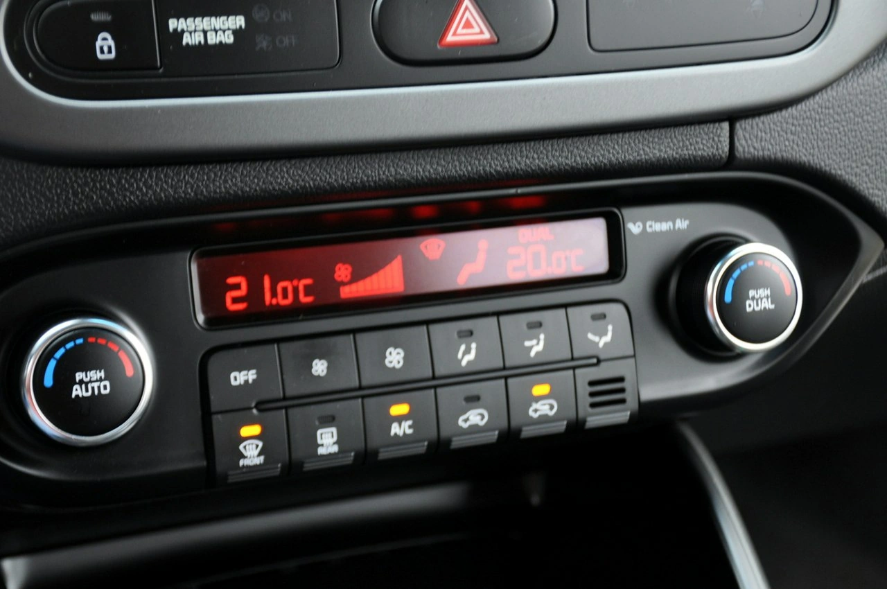 Kia Carens - Zdjęcie 32