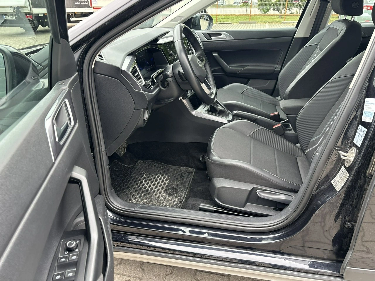 Volkswagen Taigo - Zdjęcie 10