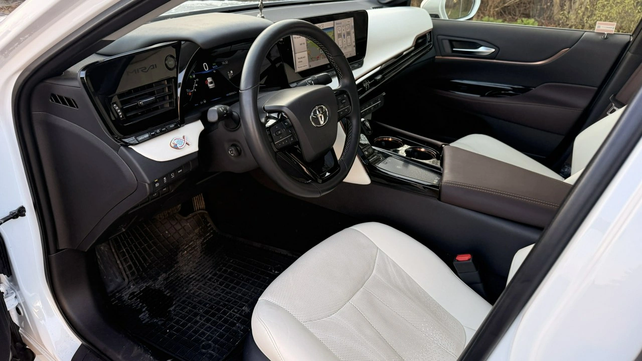 Toyota Mirai - Zdjęcie 12