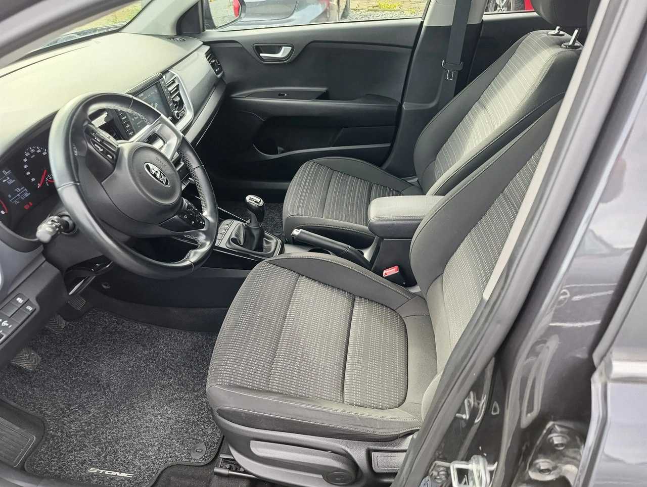 Kia Stonic - Zdjęcie 9