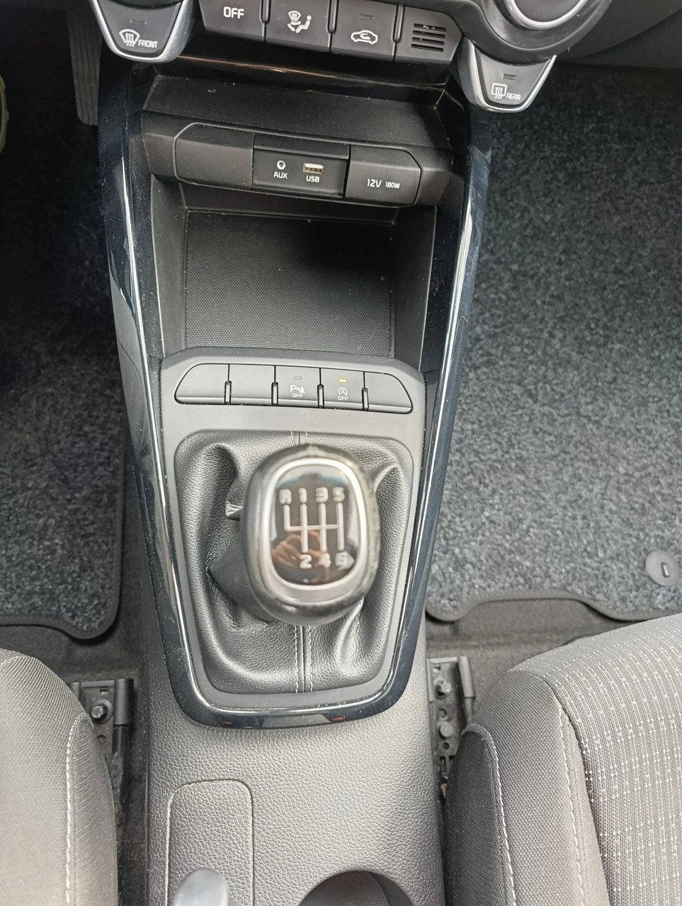 Kia Stonic - Zdjęcie 16