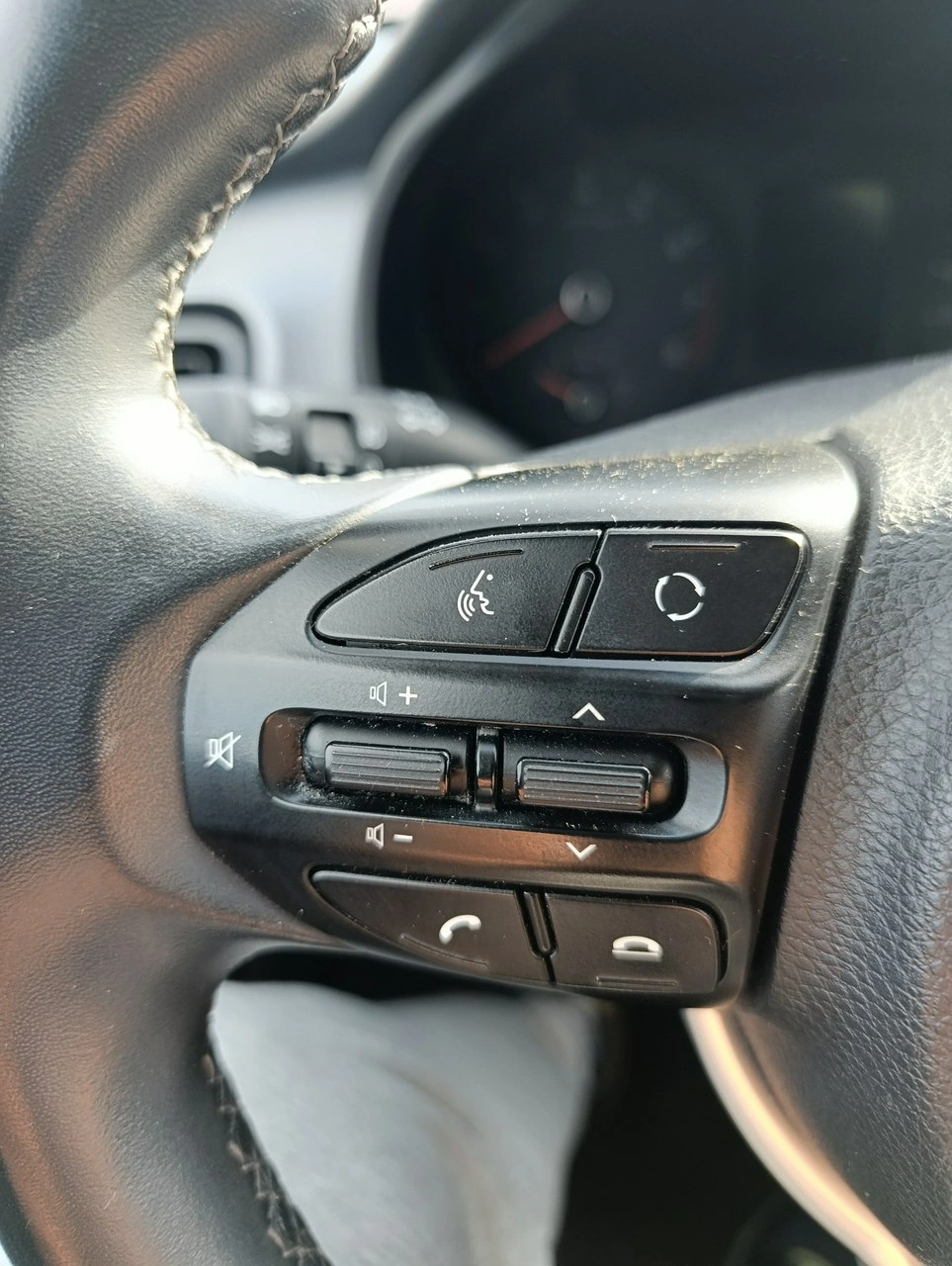 Kia Stonic - Zdjęcie 22
