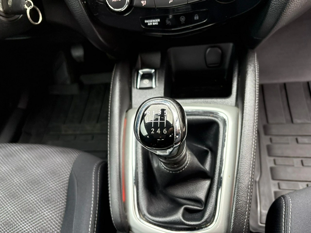 Nissan Qashqai - Zdjęcie 10