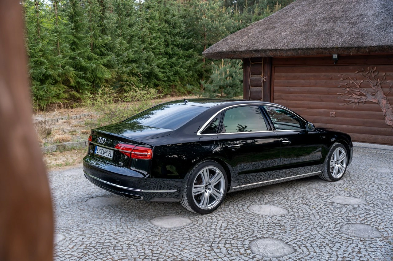Audi A8 - Zdjęcie 25