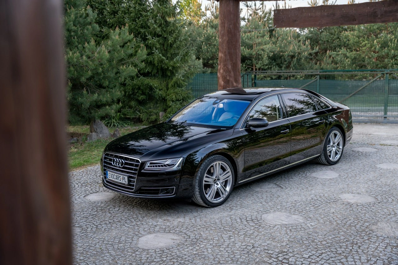 Audi A8 - Zdjęcie 2