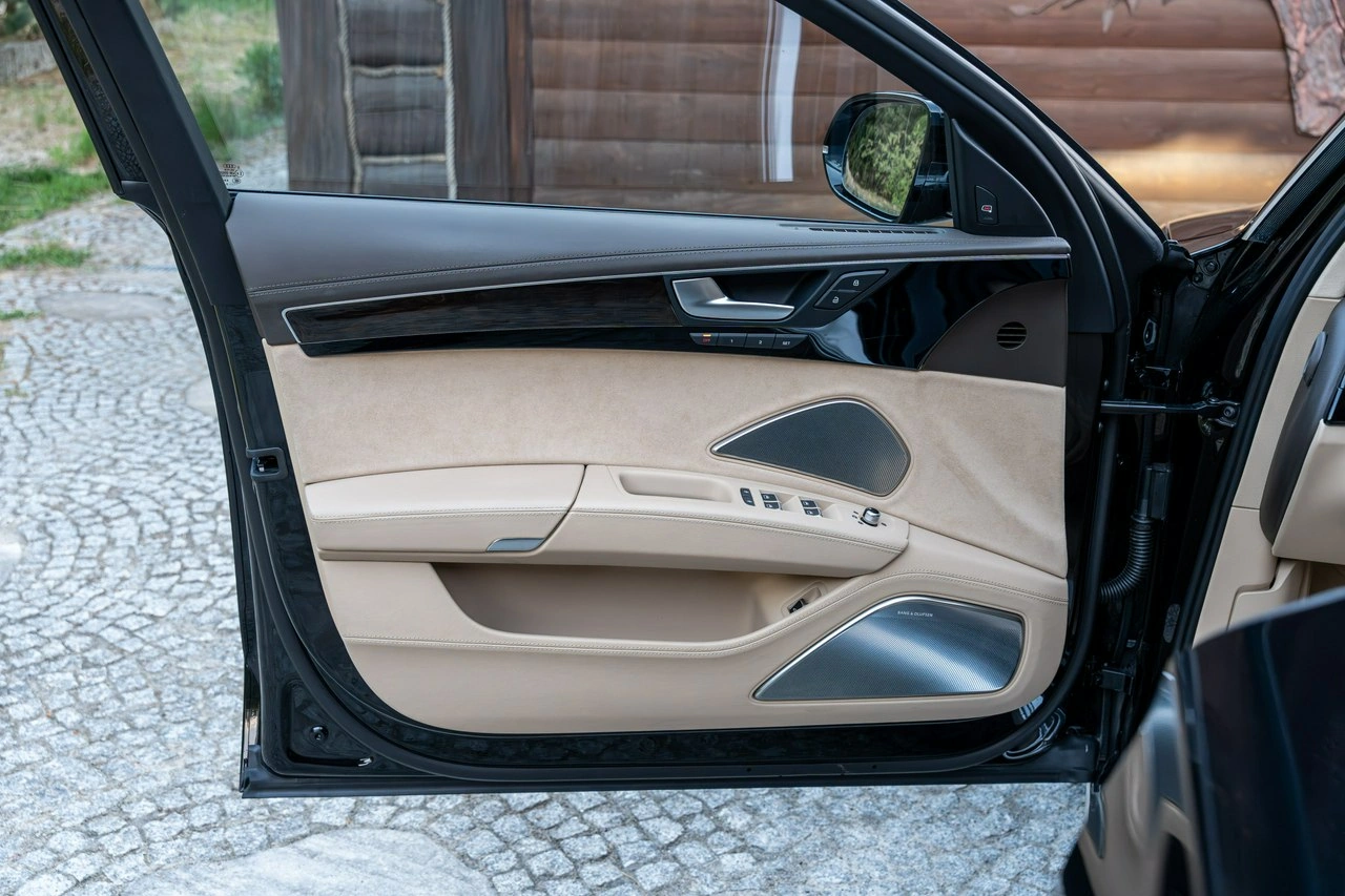 Audi A8 - Zdjęcie 35
