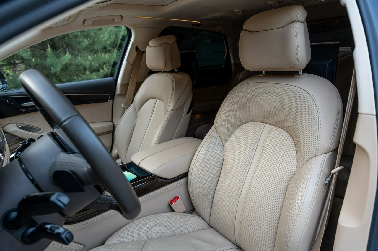 Audi A8 - Zdjęcie 37