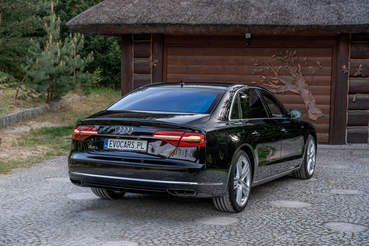Audi A8 - Zdjęcie 3