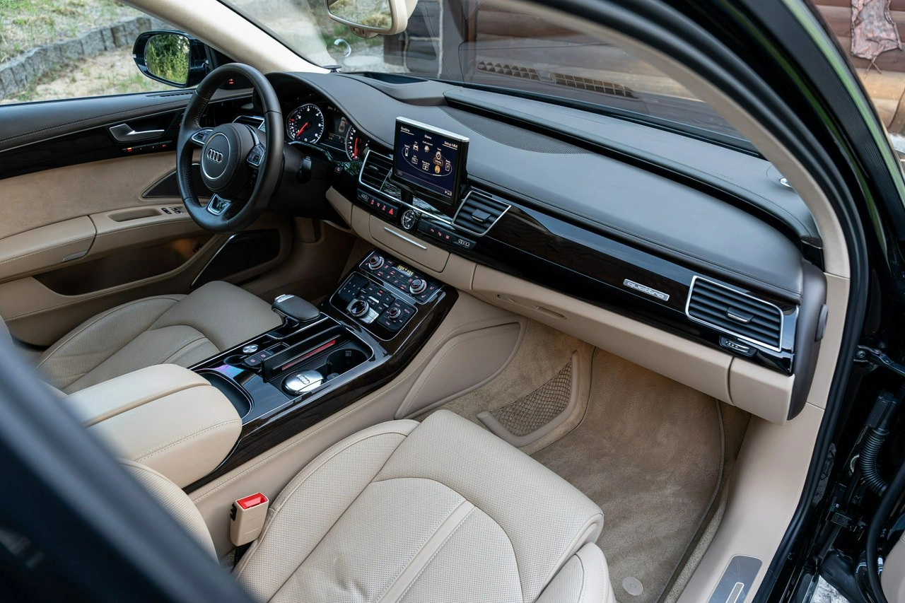 Audi A8 - Zdjęcie 39